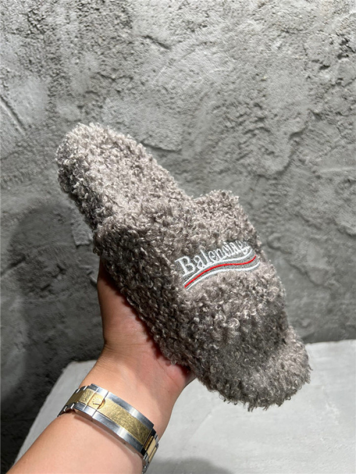 BLCG SLIPPERS