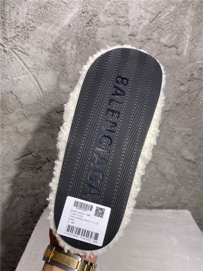 BLCG SLIPPERS