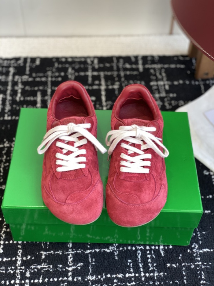 b0tt*ga Ven*ta sneaker