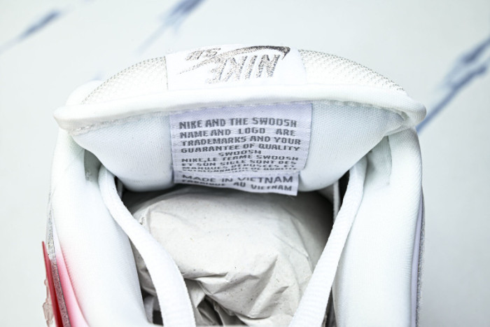 nike sb dunk low Svp*me 94 white metallic silver  hq8487-100