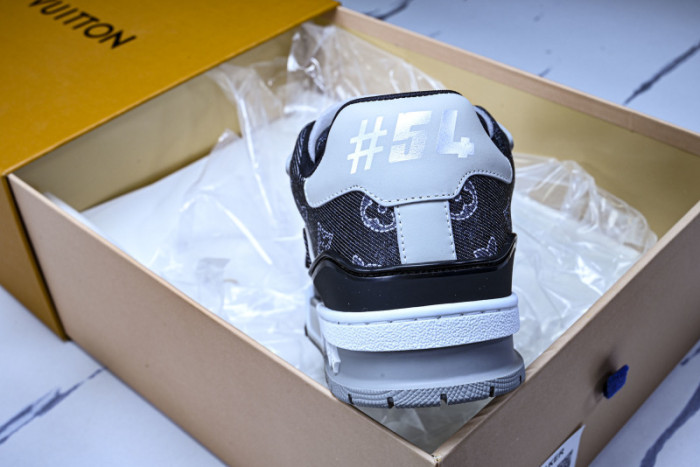 LV SNEAKER TRAINER FOR-LV382