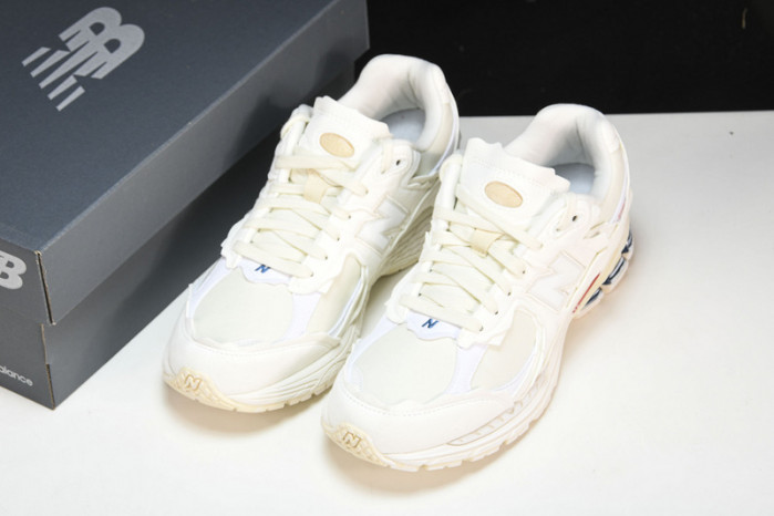 New Balance ‘Refined Future ’ M2002RDC