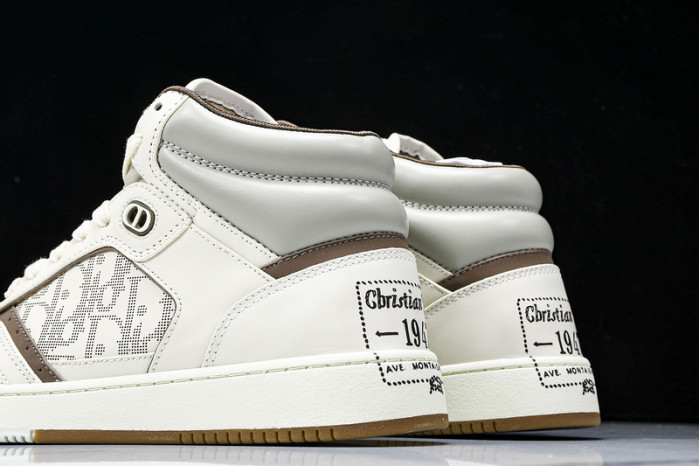 D10R B27 High Top Sneaker 10802