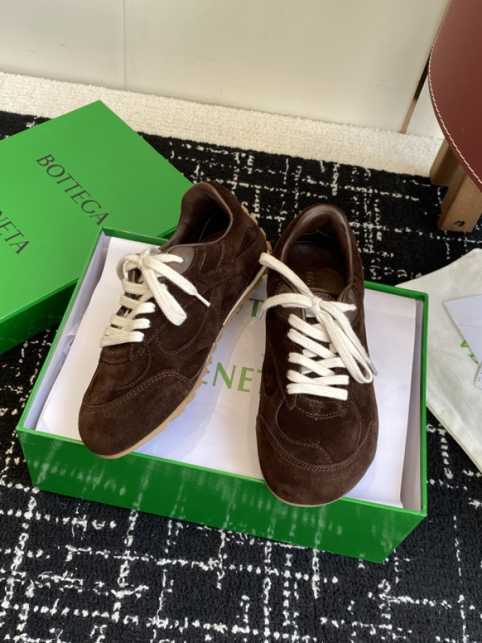 b0tt*ga Ven*ta sneaker