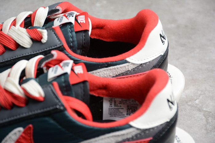 Nike LD Waffle sacai Undercover University Red DJ4877-300