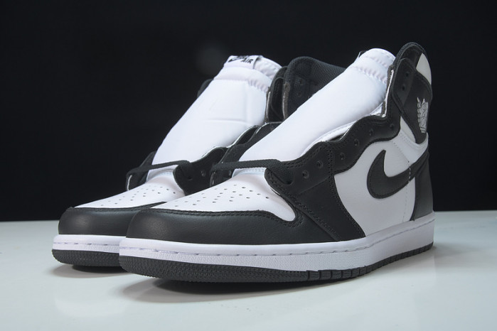 Air Jordan 1 Retro Black White (2014) 555088-010
