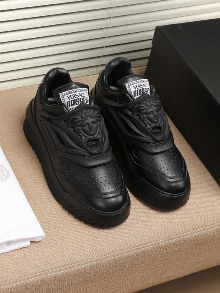 VERS SNEAKERS 112802