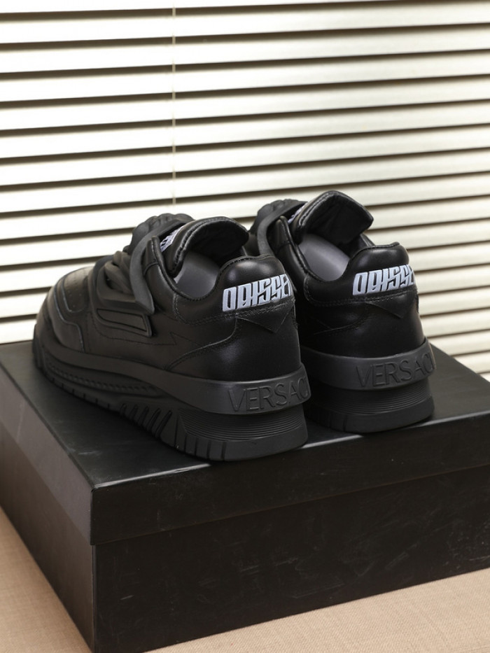 VERS SNEAKERS 112802