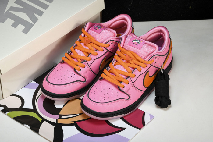 The Powerpuff Girls x Nike SB Dunk Low “Blossom”  FD2631-600