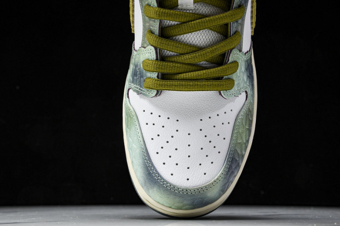 Nike SB Dunk Low Alexis Sablone Chameleon  HJ3386-300