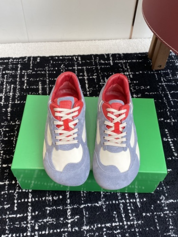 b0tt*ga Ven*ta sneaker