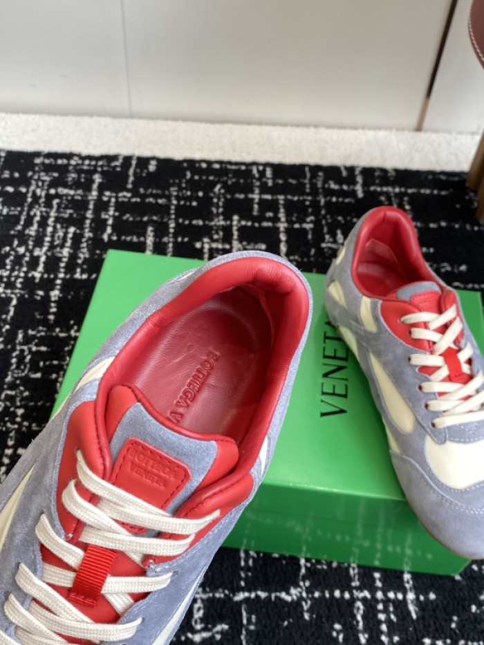 b0tt*ga Ven*ta sneaker