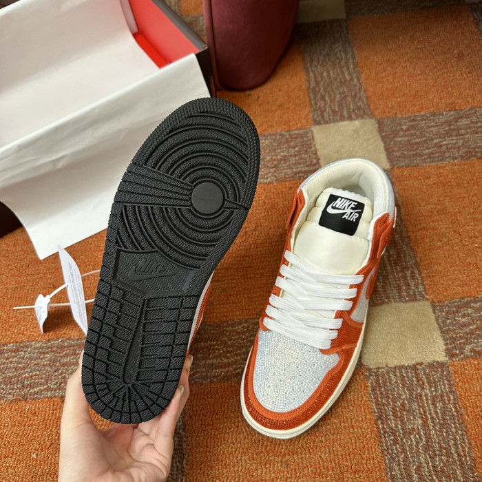 AIR JORDAN 1 RETRO  AJ-17