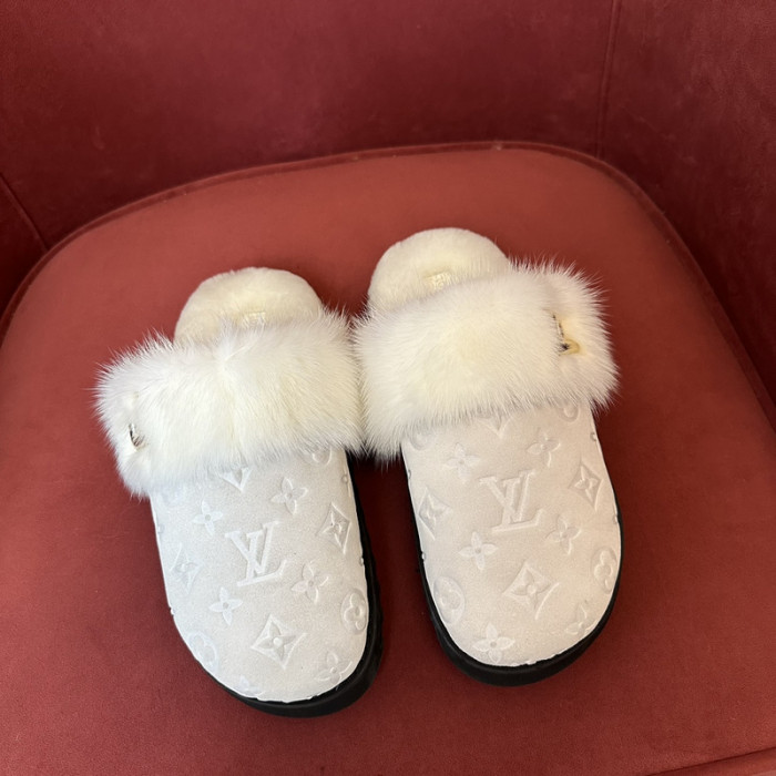 LV SLIPPERS