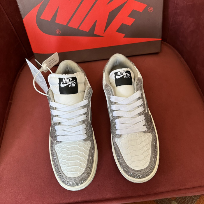 AIR JORDAN 1 RETRO  AJ-33