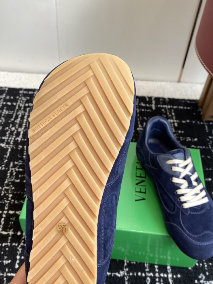 b0tt*ga Ven*ta sneaker