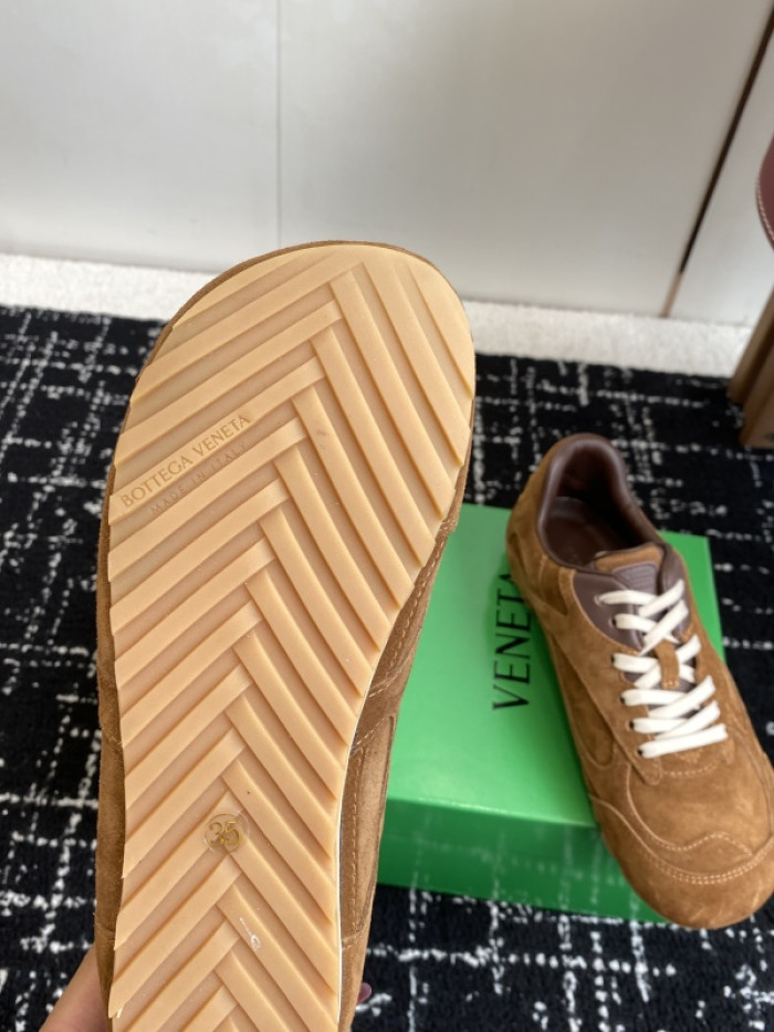 b0tt*ga Ven*ta sneaker