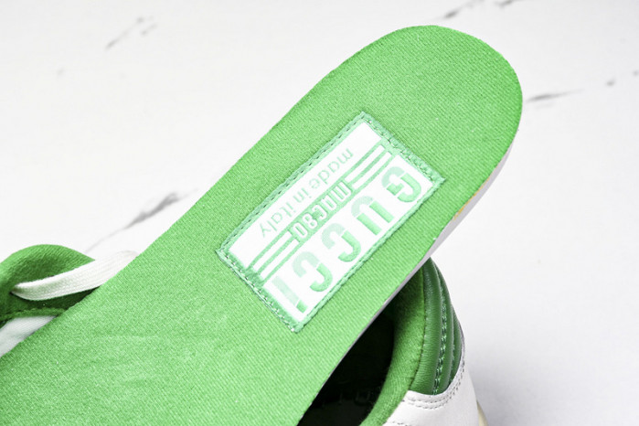 Gv*c sneaker