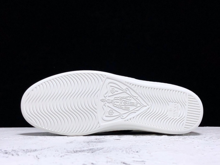 Gv*c ace embroidered low-top sneaker white with snake
