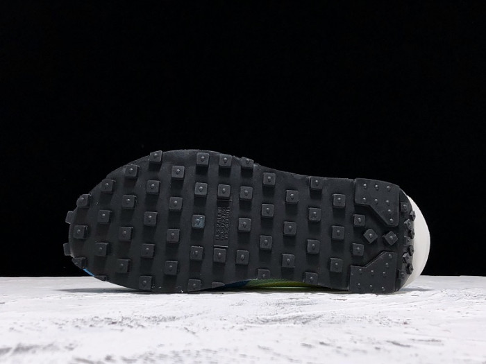 Sacai x Nike LVD Waffle Daybreak Running  BV0073-600