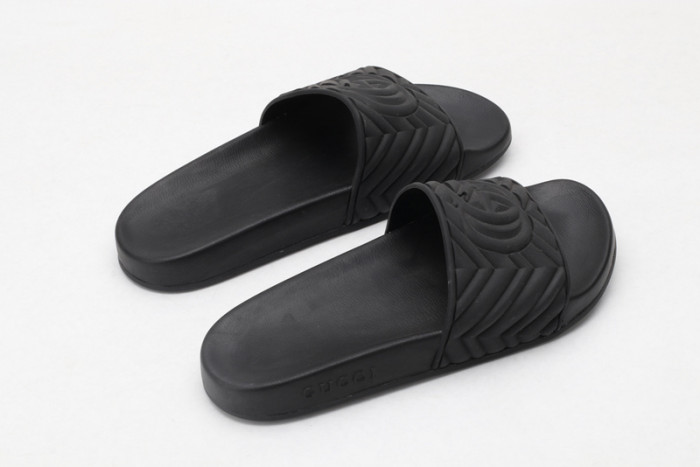 Gv*c slippers all  black