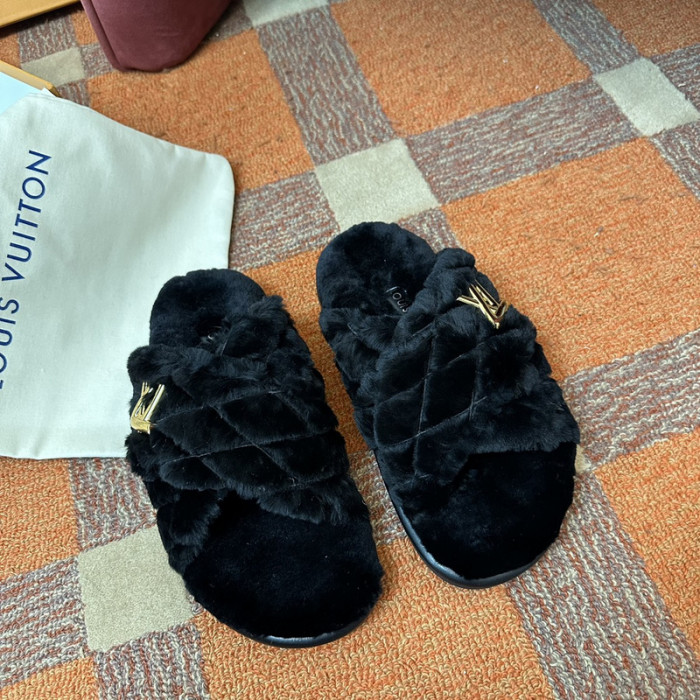 LV SLIPPERS