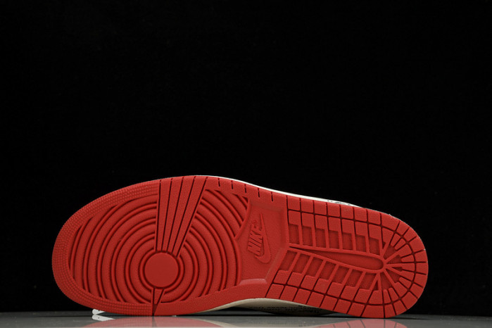 Travis Scott x Air Jordan 1 Low OG DM7890-103