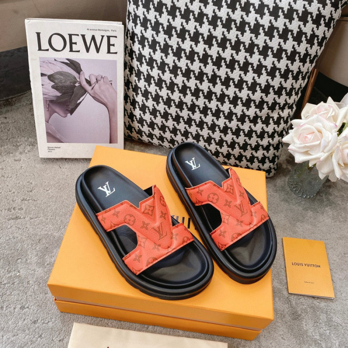 LV SLIPPERS