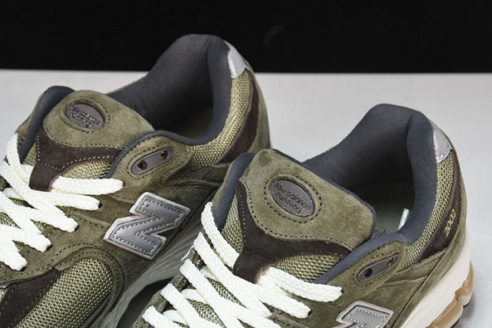 New Balance yeeshoes M2002RHN