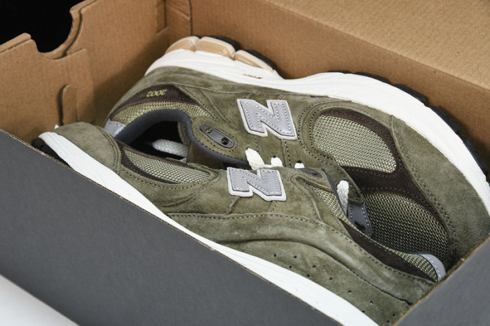 New Balance yeeshoes M2002RHN