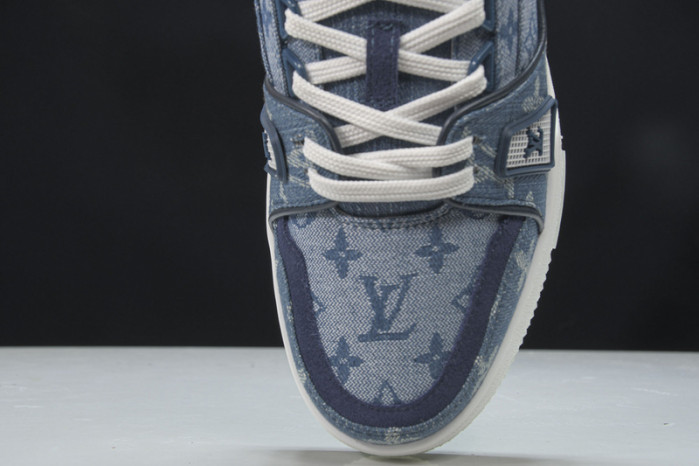 LV SNEAKER LOW YEE-010