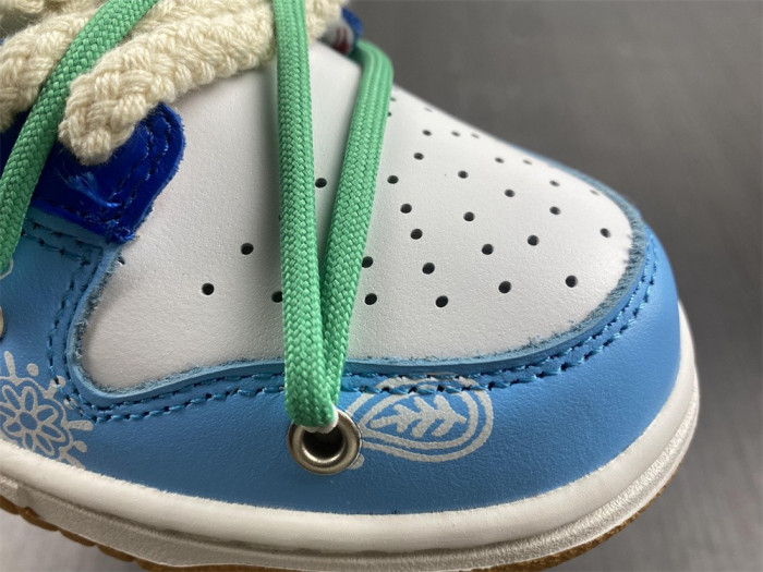 NIKE DUNK LOW SE ‘’ FREE.99