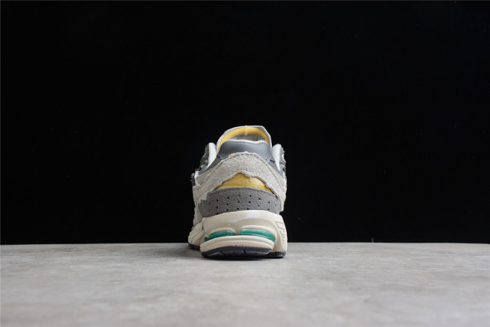 New Balance 2002R “Protection Pack” M2002RDA