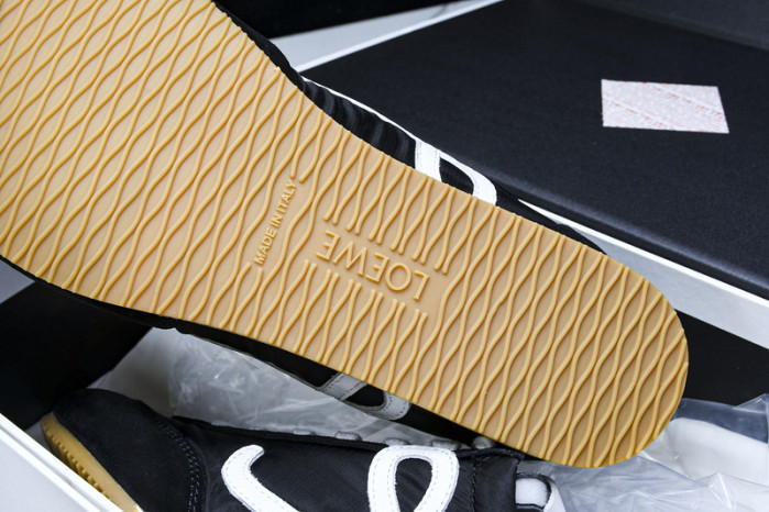 L*0ewe Ballet Runner LW-FOR03