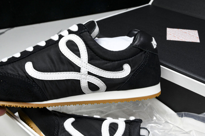 L*0ewe Ballet Runner LW-FOR03