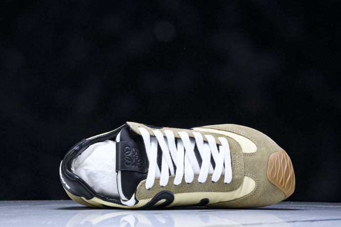 L*0ewe Ballet Runner  LW-FOR11