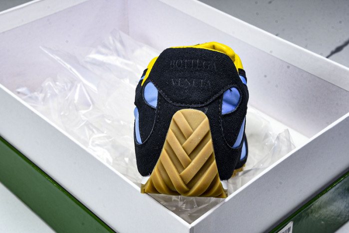 b0tt*ga Ven*ta sneaker