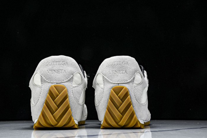 b0tt*ga Ven*ta sneaker