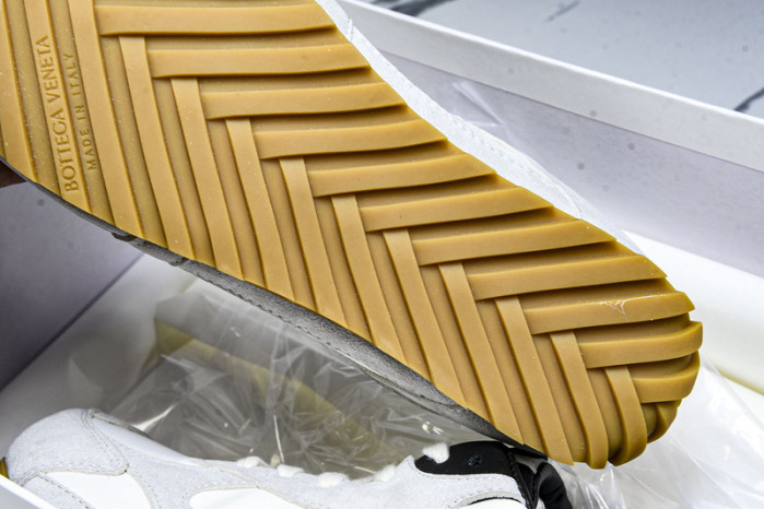 b0tt*ga Ven*ta sneaker