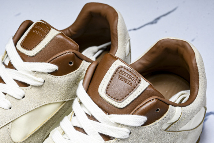 b0tt*ga Ven*ta  sneaker