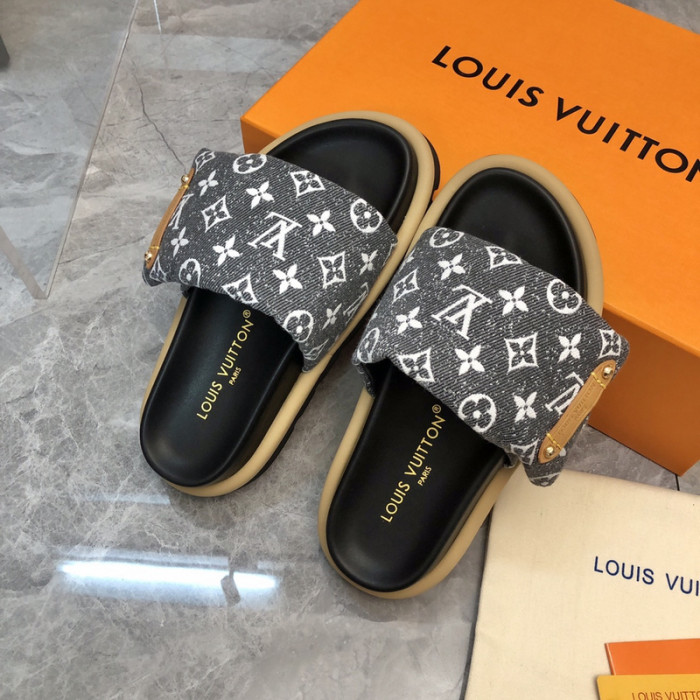 LV SLIPPERS