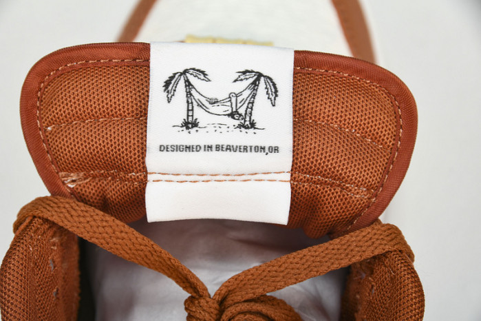 Nike DUNK LOW SE "Sun Club"  DR5475-100