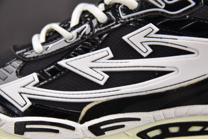 OF C/O  SNEAKER  FOR-081902