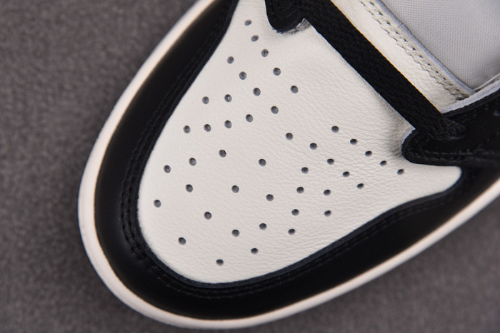 Air Jordan 1 Retro Low OG Mocha CZ0790-102