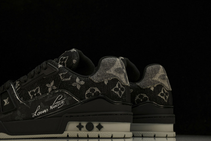 LV SNEAKER LOW 020401