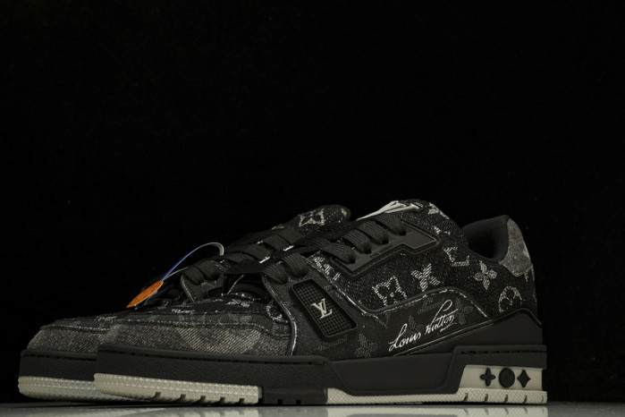 LV SNEAKER LOW 020401