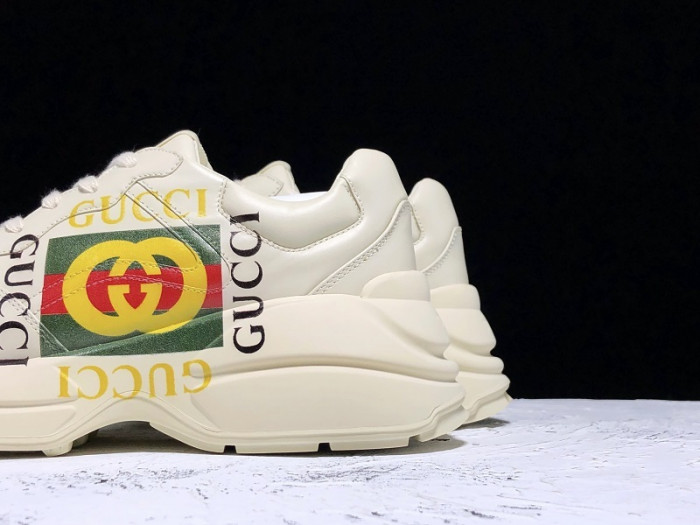 Gv*c trainer sneaker 500878 drw00 9522