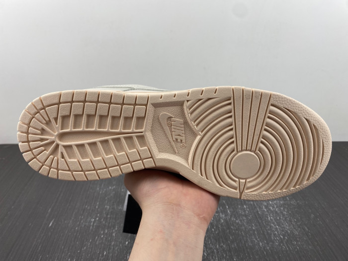 Nike Dunk Low “Light Orewood Brown DZ2538-100