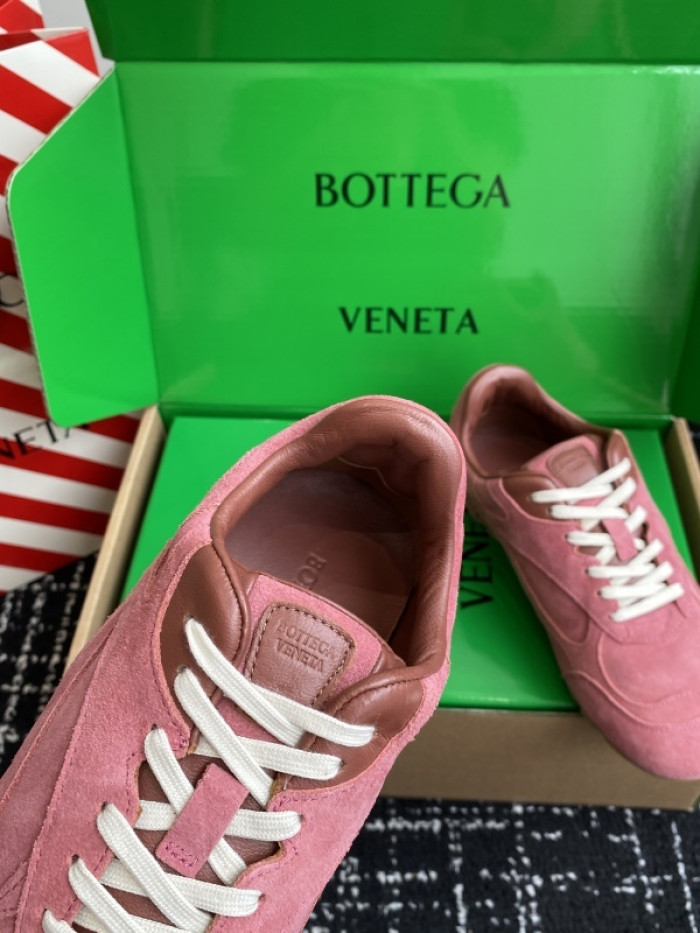 b0tt*ga Ven*ta sneaker