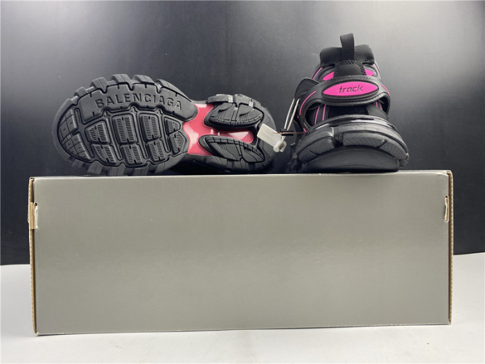 BLCG Track Trainer  black and pink 542023 W2LA1 2046